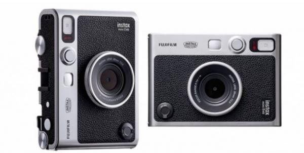Открыты предзаказы на камеру моментальной печати Instax Mini Evo