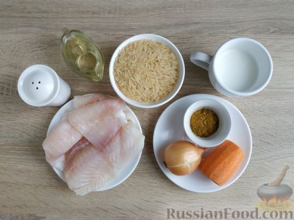 Рис с рубленым рыбным фаршем и сливками  (на сковороде)