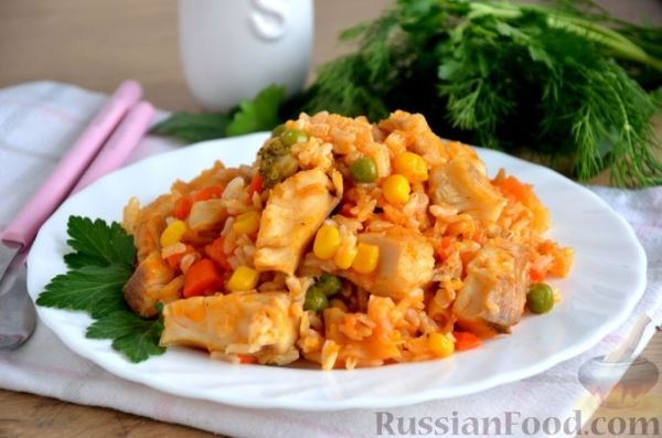 Рис с замороженными овощами и тилапией
