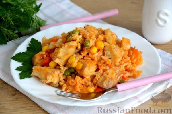 Рис с замороженными овощами и тилапией