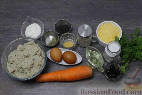 Рыбный рулет, запечённый с морковью, яйцом, сыром и маслинами (в фольге)