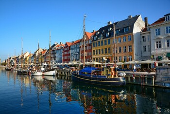 В Дании отменили все ограничения против COVID-19